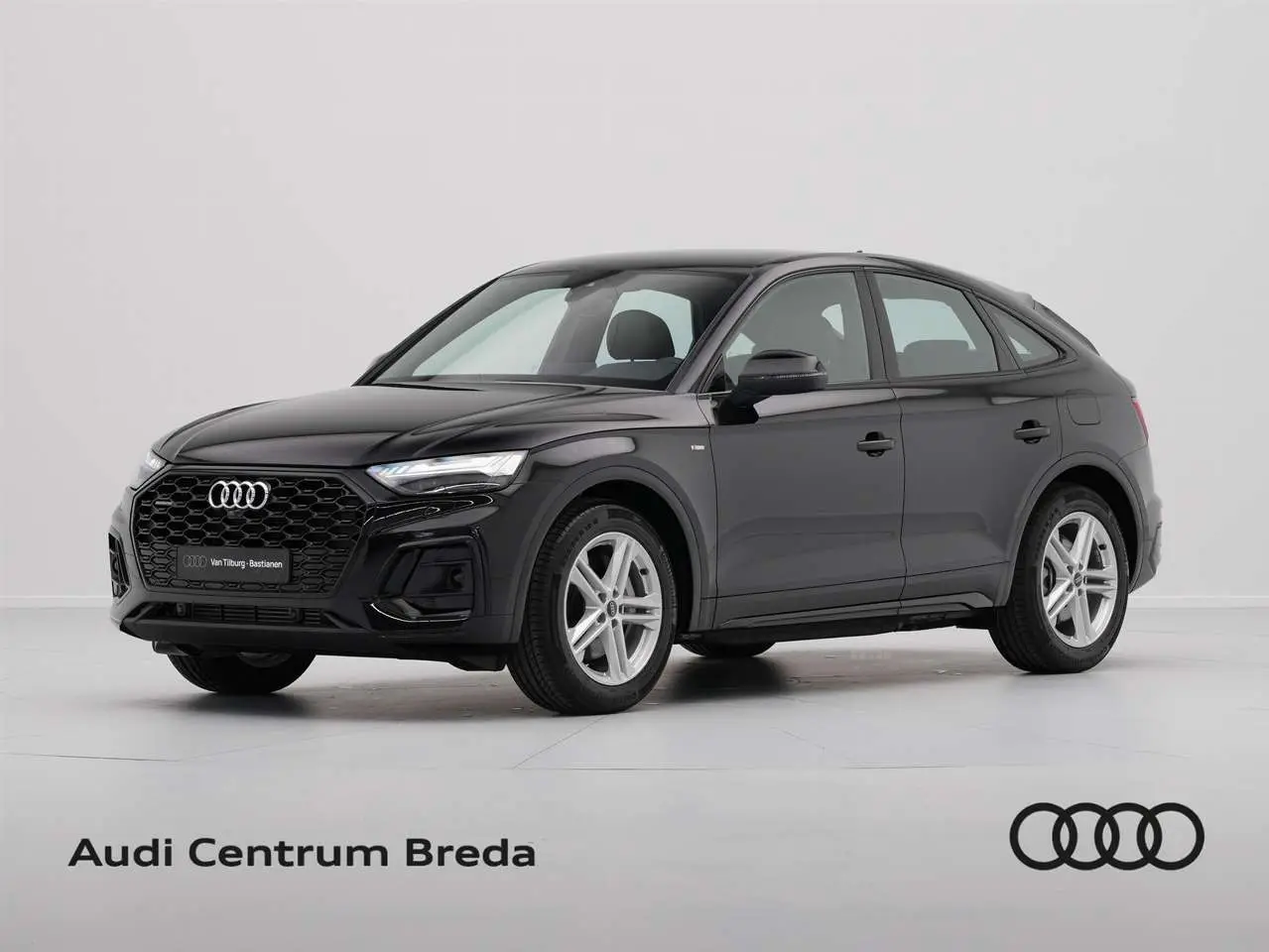 Photo 1 : Audi Q5 2024 Hybrid