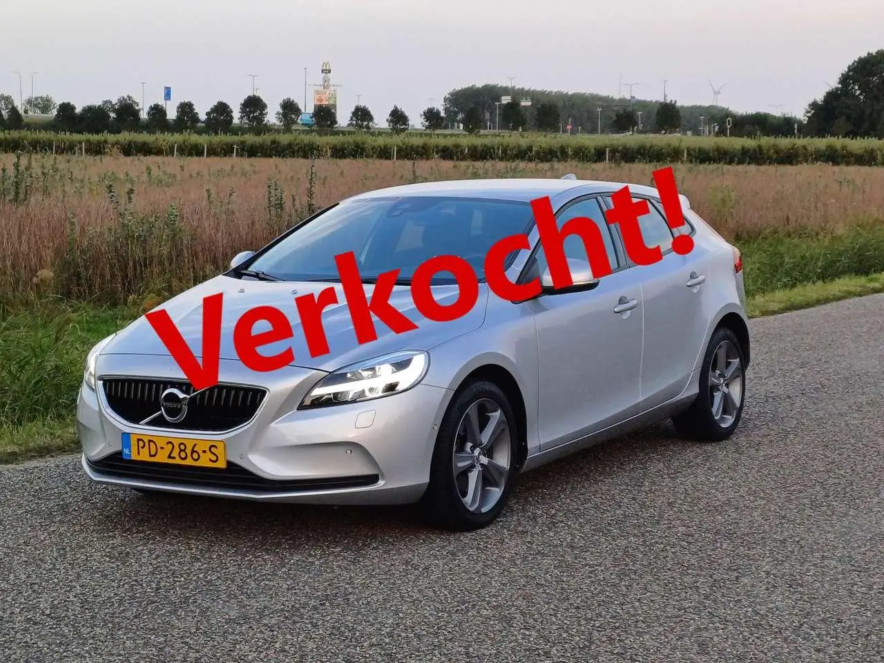 Photo 1 : Volvo V40 2017 Essence