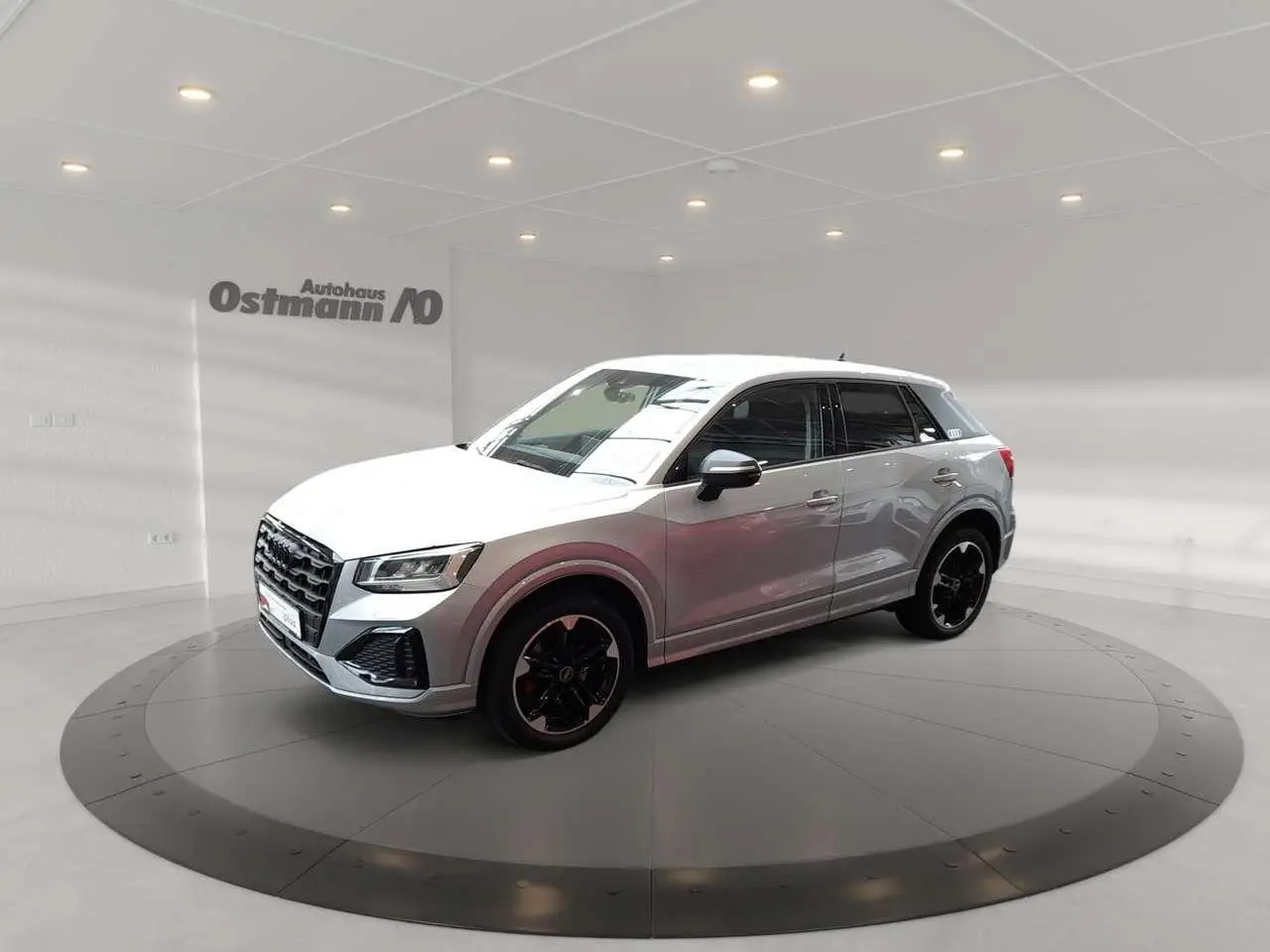 Photo 1 : Audi Q2 2023 Petrol