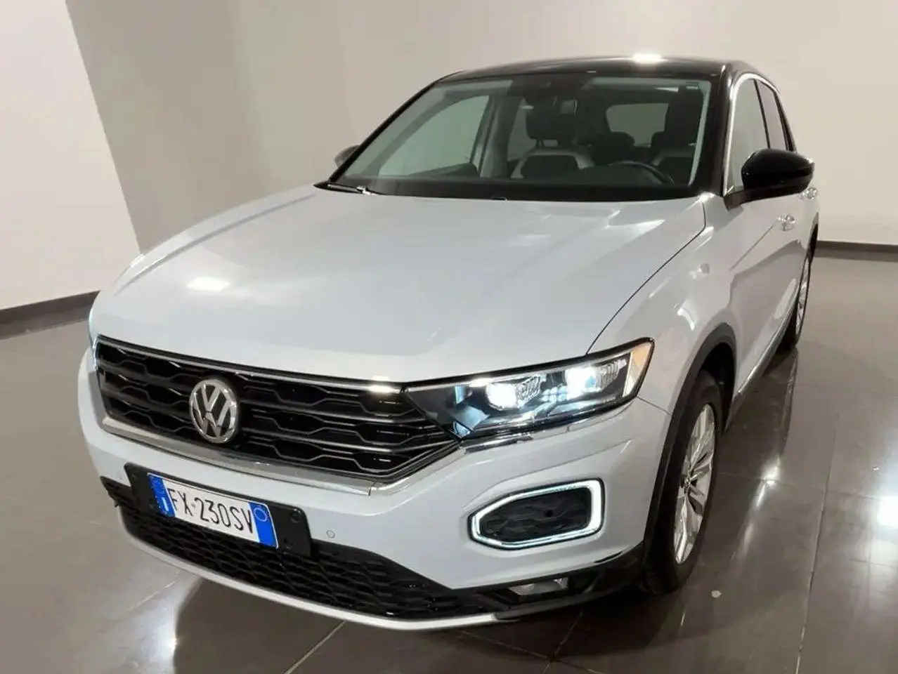 Photo 1 : Volkswagen T-roc 2019 Essence