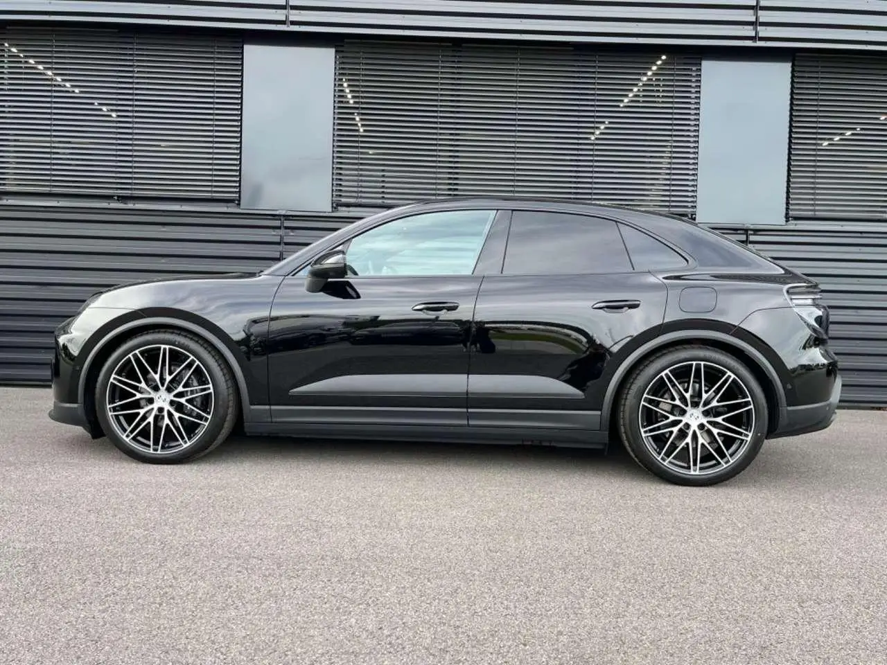 Photo 1 : Porsche Macan 2024 Hybride