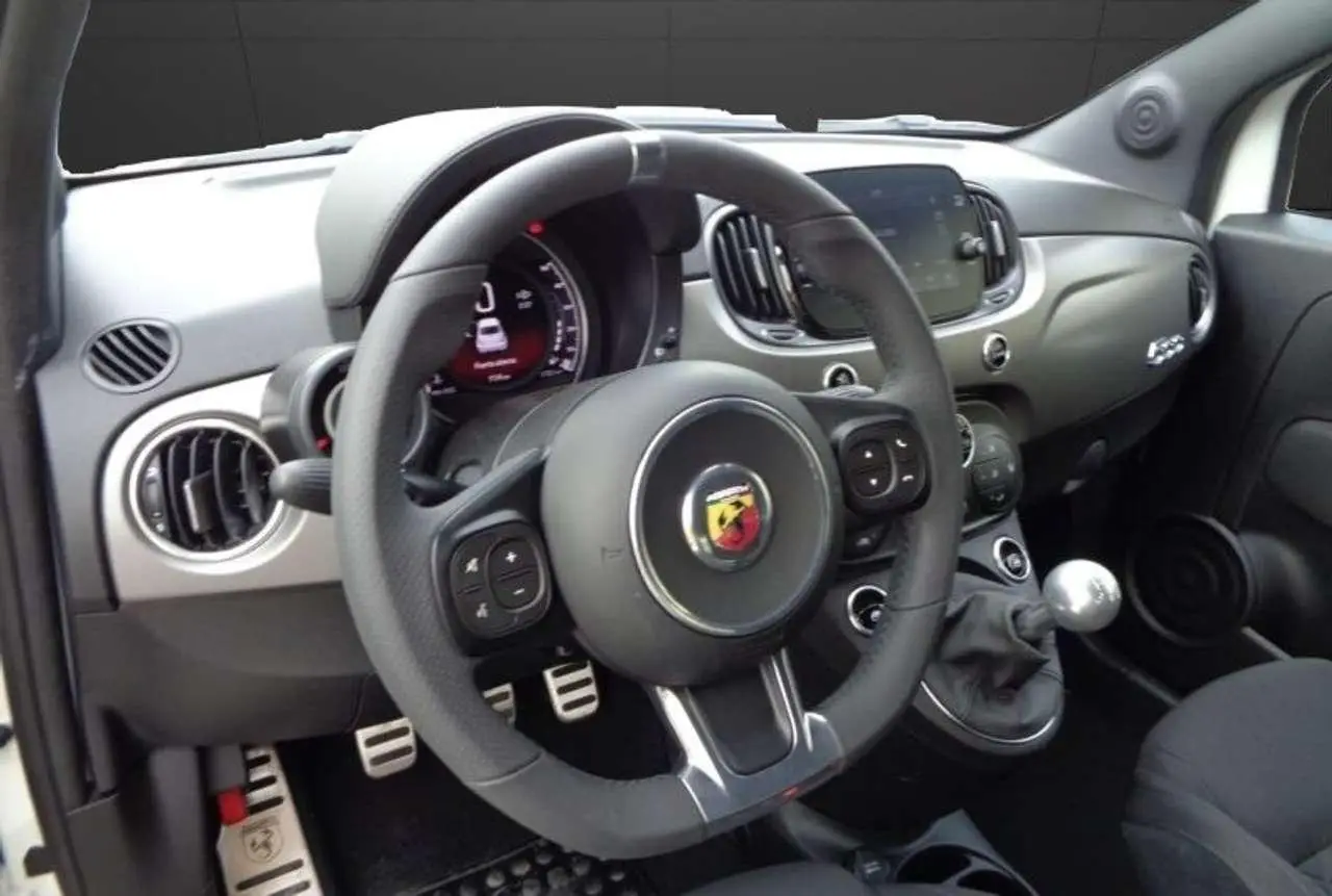 Photo 1 : Abarth 595 2024 Petrol