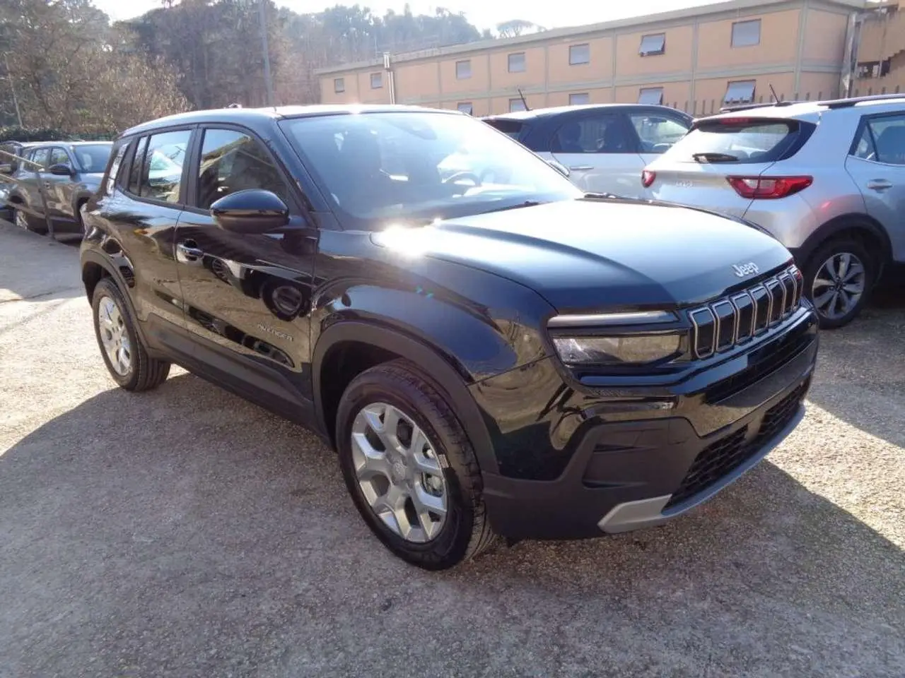 Photo 1 : Jeep Avenger 2023 Petrol