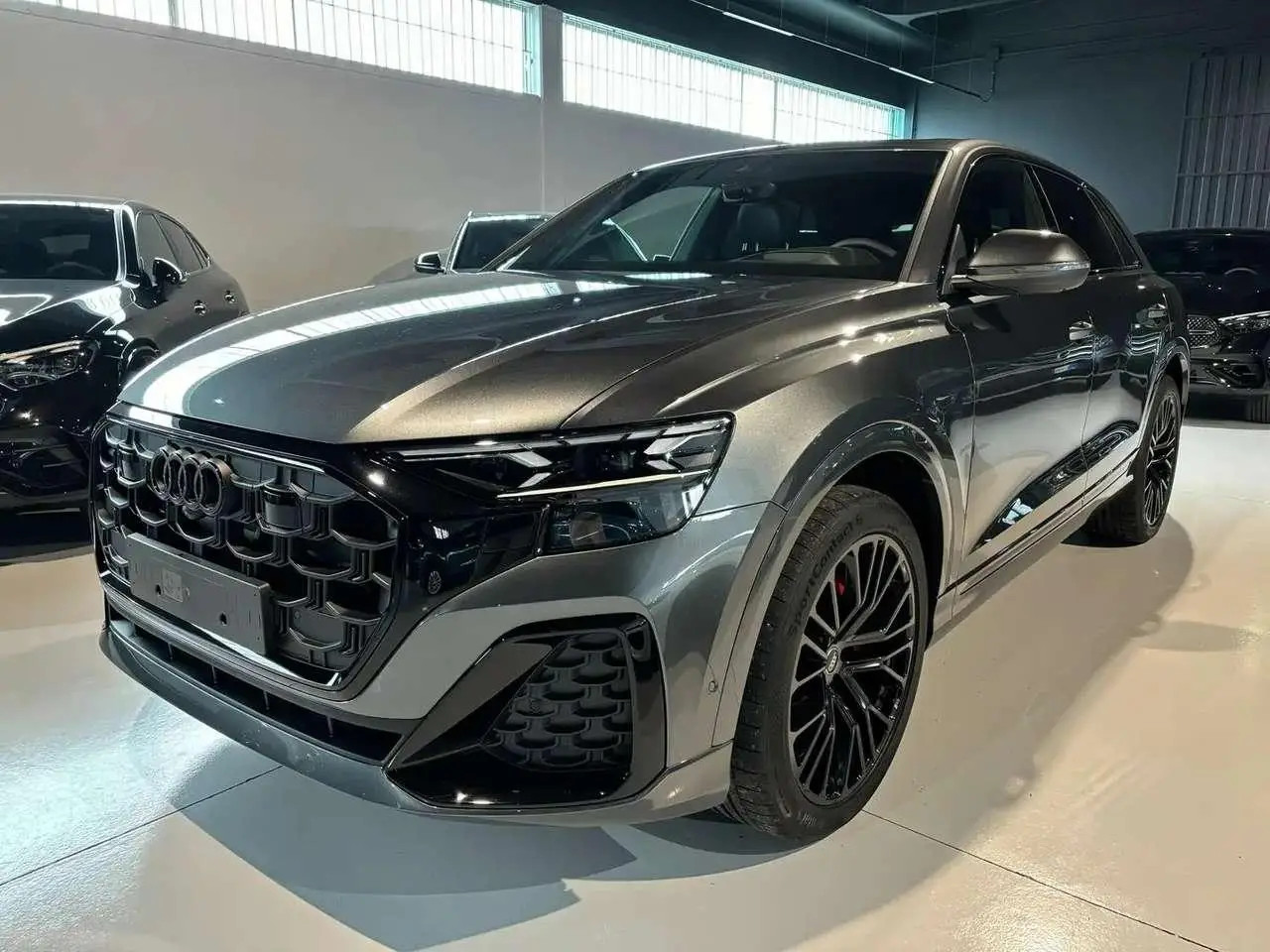 Photo 1 : Audi Q8 2024 Hybride