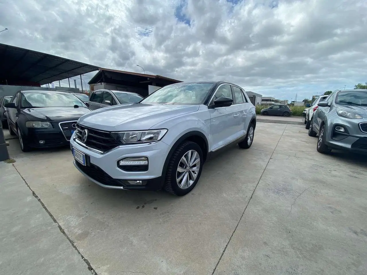 Photo 1 : Volkswagen T-roc 2020 Petrol