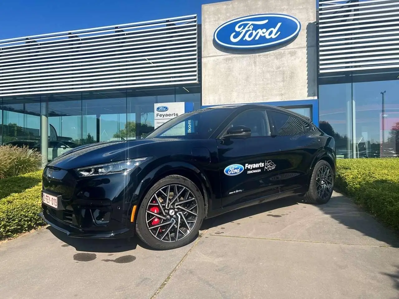 Photo 1 : Ford Mustang 2024 Électrique