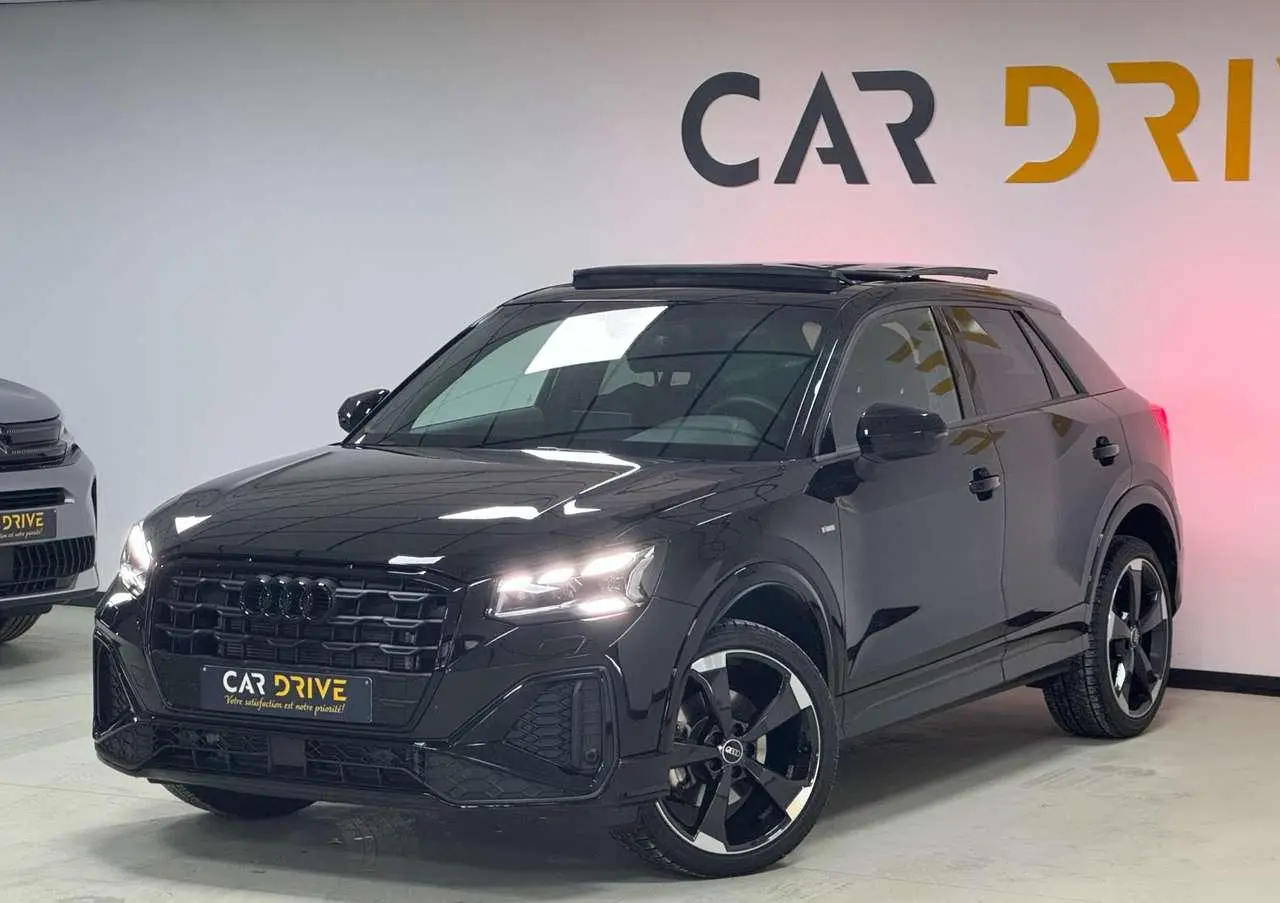 Photo 1 : Audi Q2 2023 Petrol