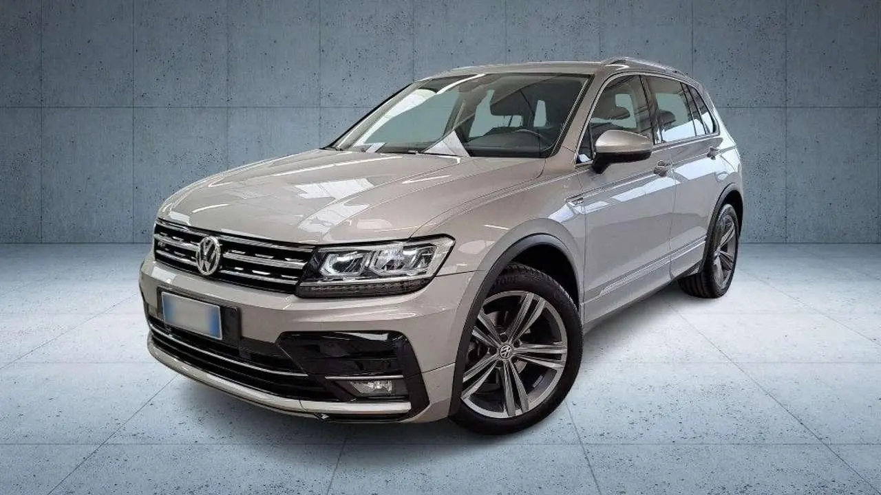 Photo 1 : Volkswagen Tiguan 2020 Essence