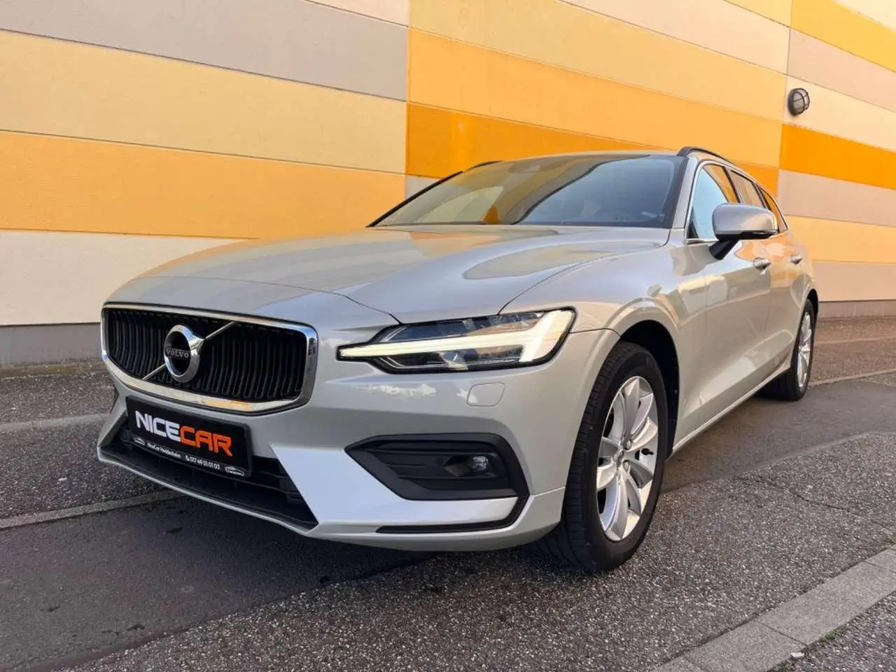 Photo 1 : Volvo V60 2021 Diesel