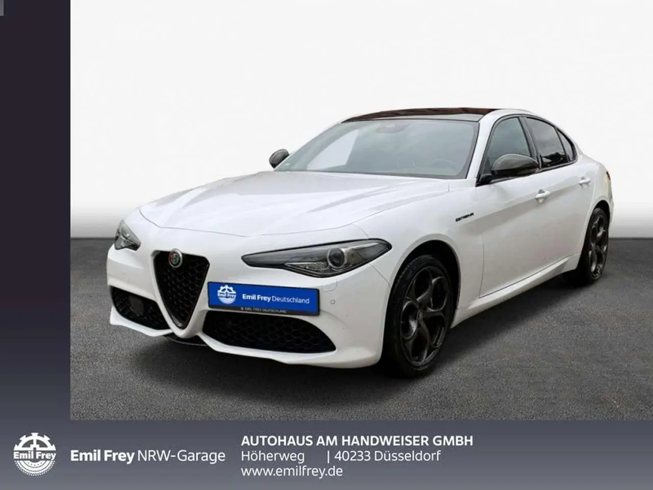 Photo 1 : Alfa Romeo Giulia 2023 Petrol