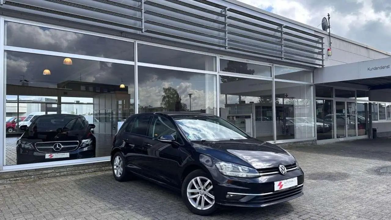 Photo 1 : Volkswagen Golf 2017 Petrol