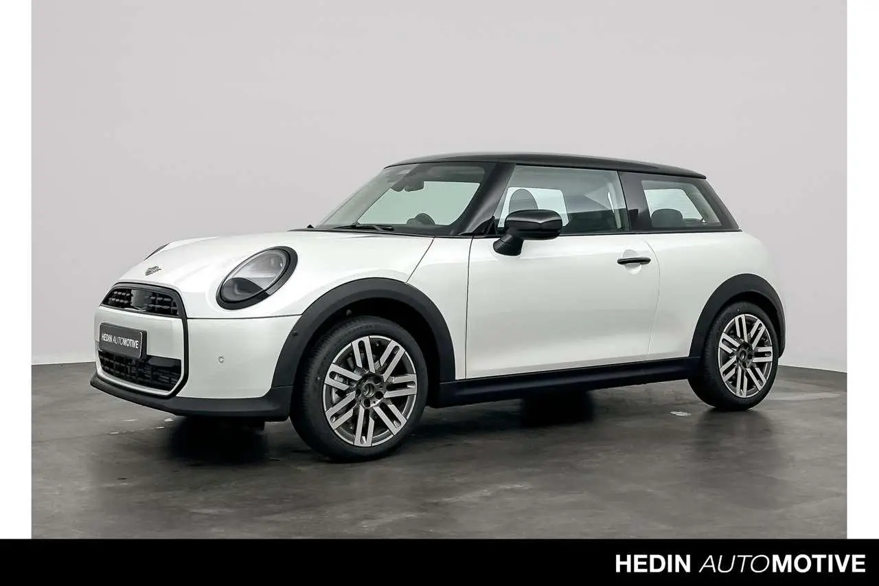 Photo 1 : Mini Cooper 2024 Petrol