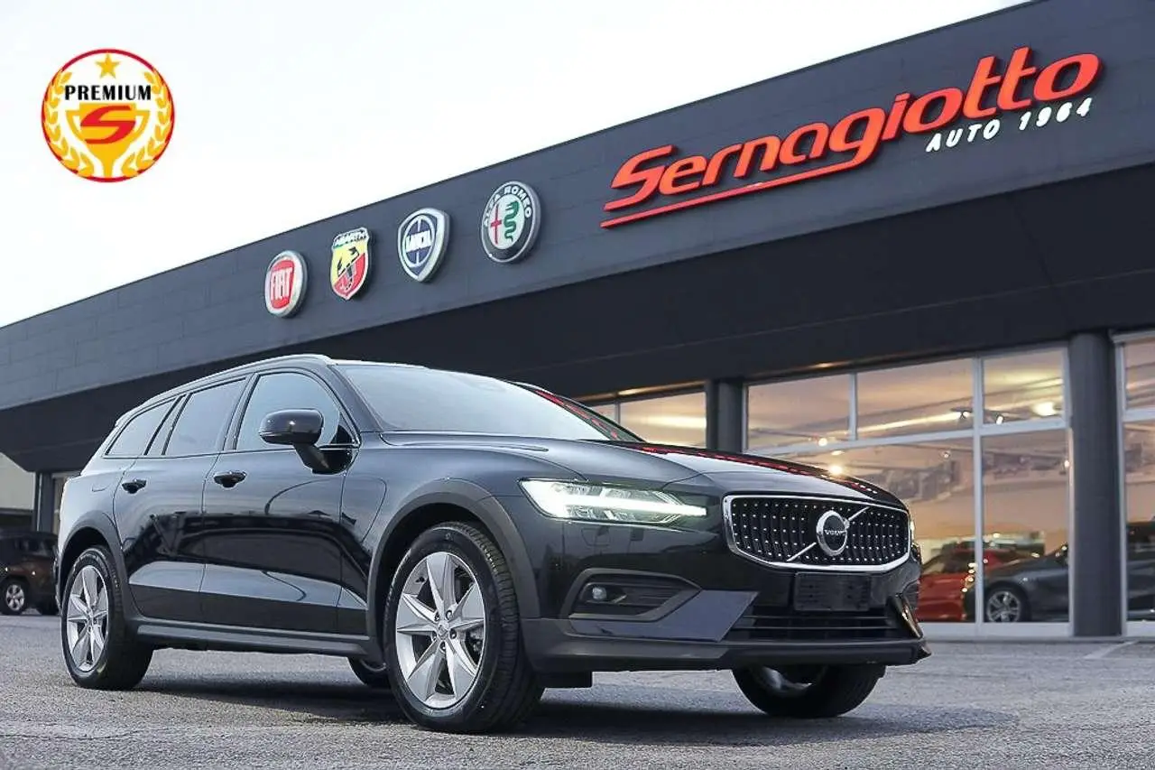 Photo 1 : Volvo V60 2022 Hybride