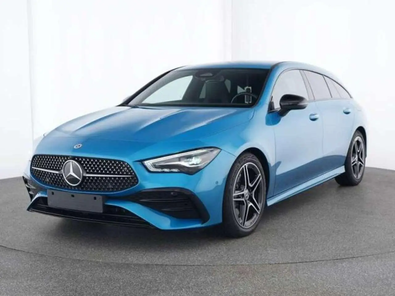 Photo 1 : Mercedes-benz Classe Cla 2023 Petrol