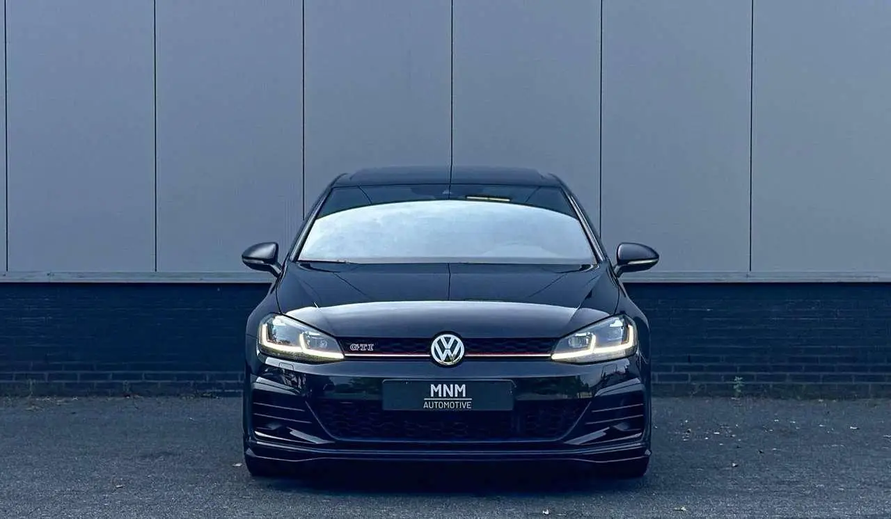 Photo 1 : Volkswagen Golf 2019 Essence