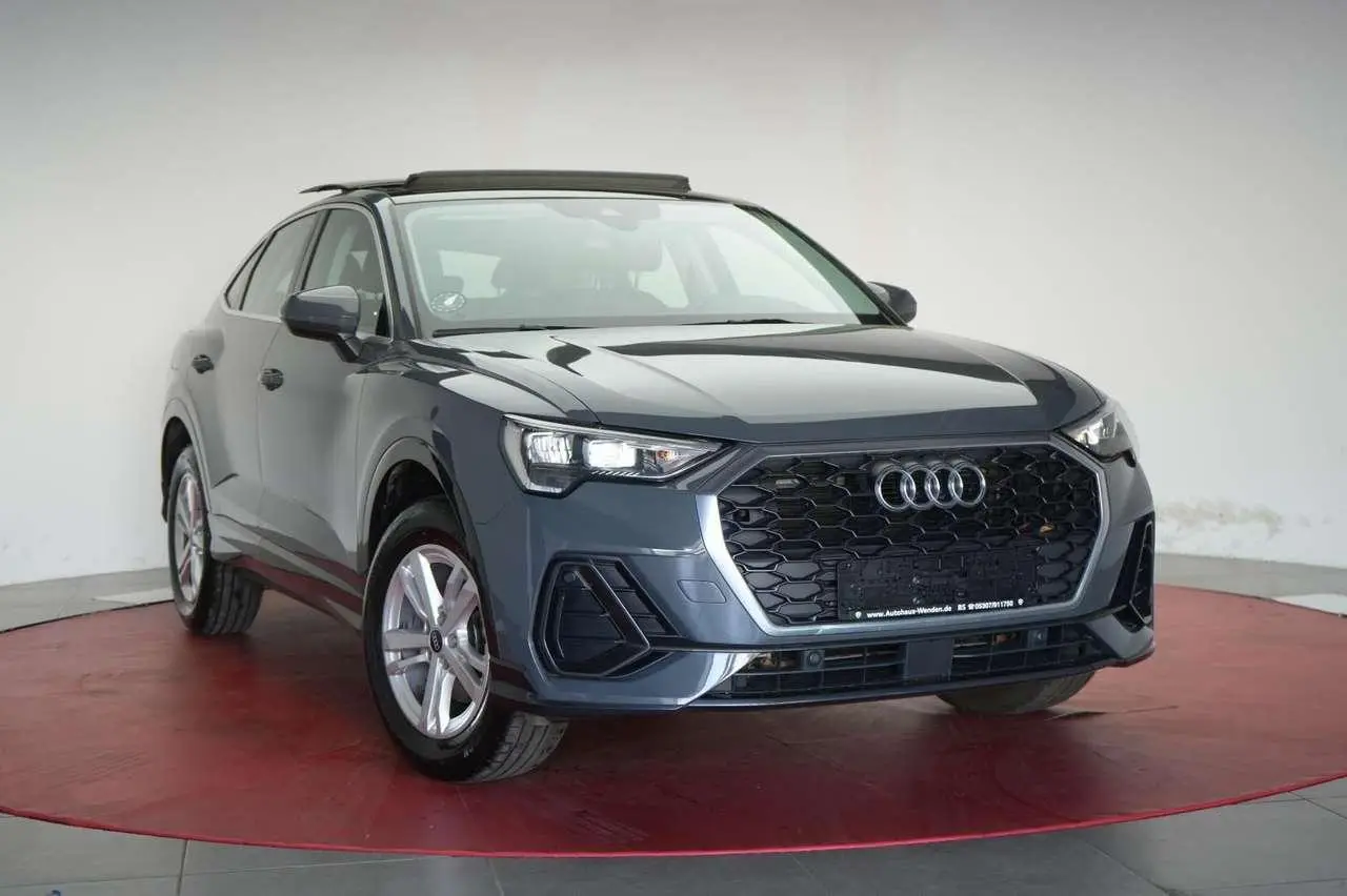 Photo 1 : Audi Q3 2021 Essence