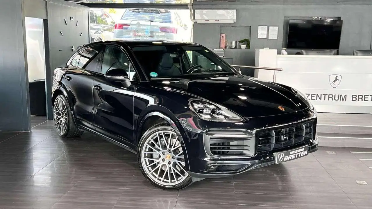 Photo 1 : Porsche Cayenne 2021 Petrol