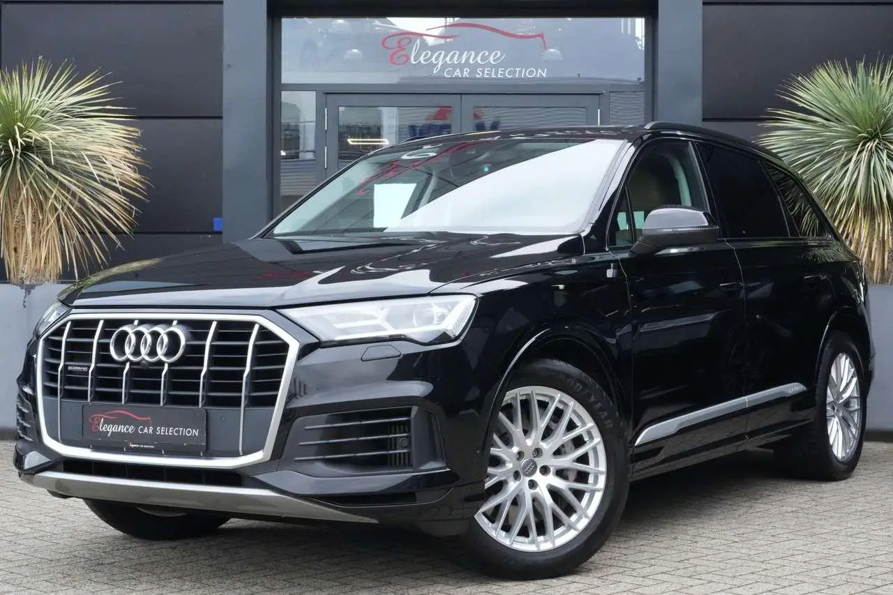 Photo 1 : Audi Q7 2020 Hybrid