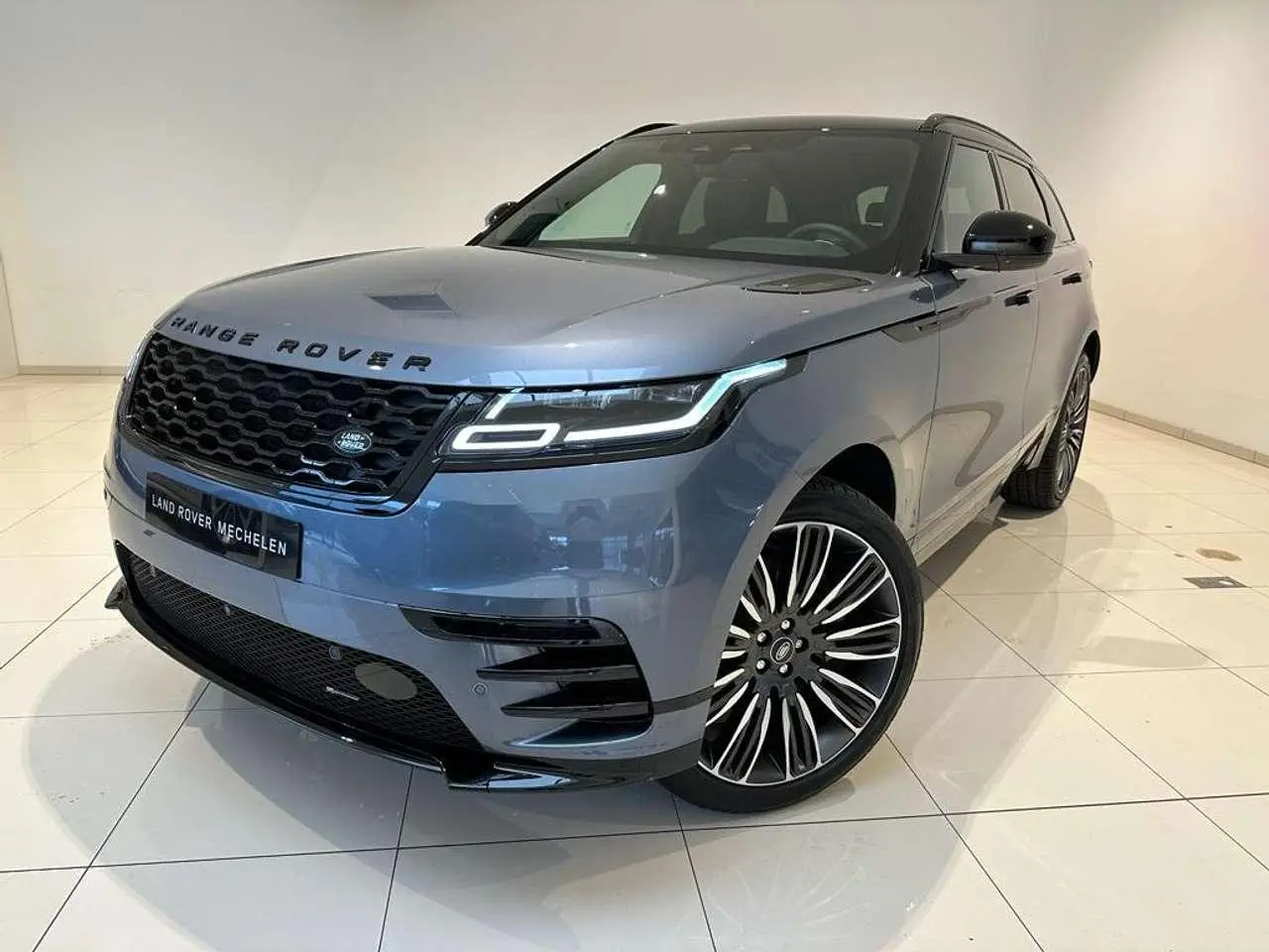 Photo 1 : Land Rover Range Rover Velar 2024 Petrol