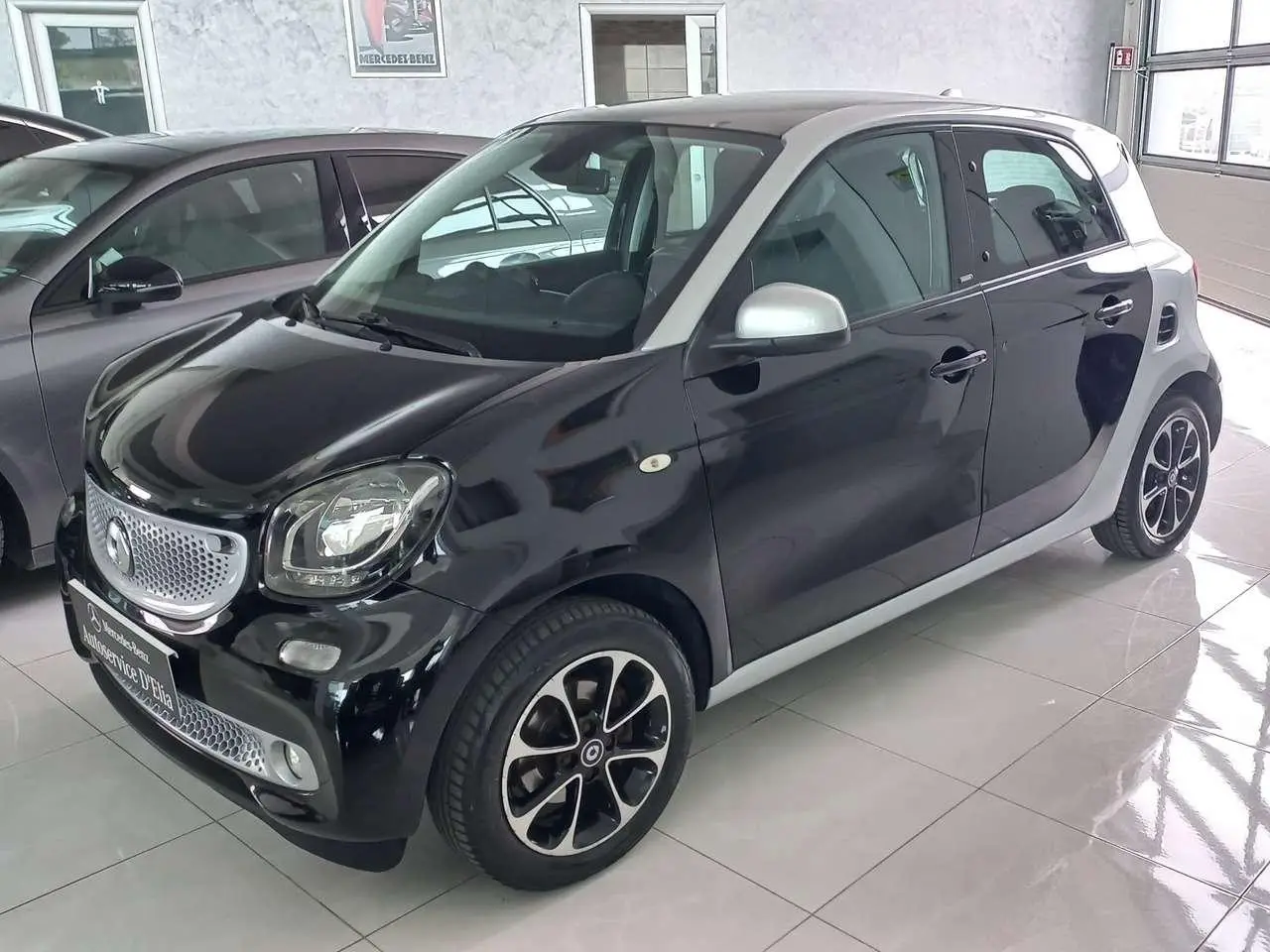 Photo 1 : Smart Forfour 2016 Petrol