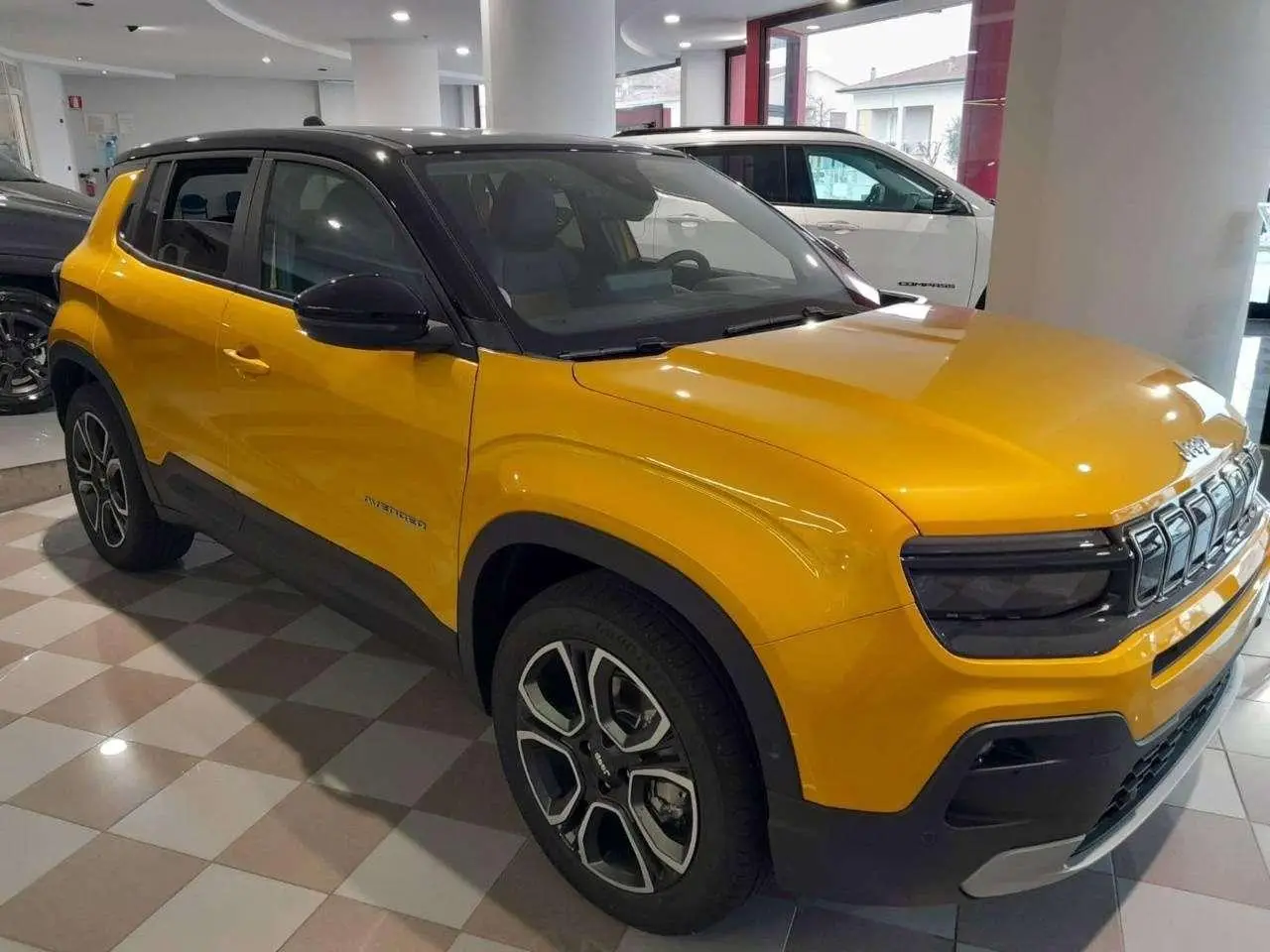 Photo 1 : Jeep Avenger 2023 Électrique