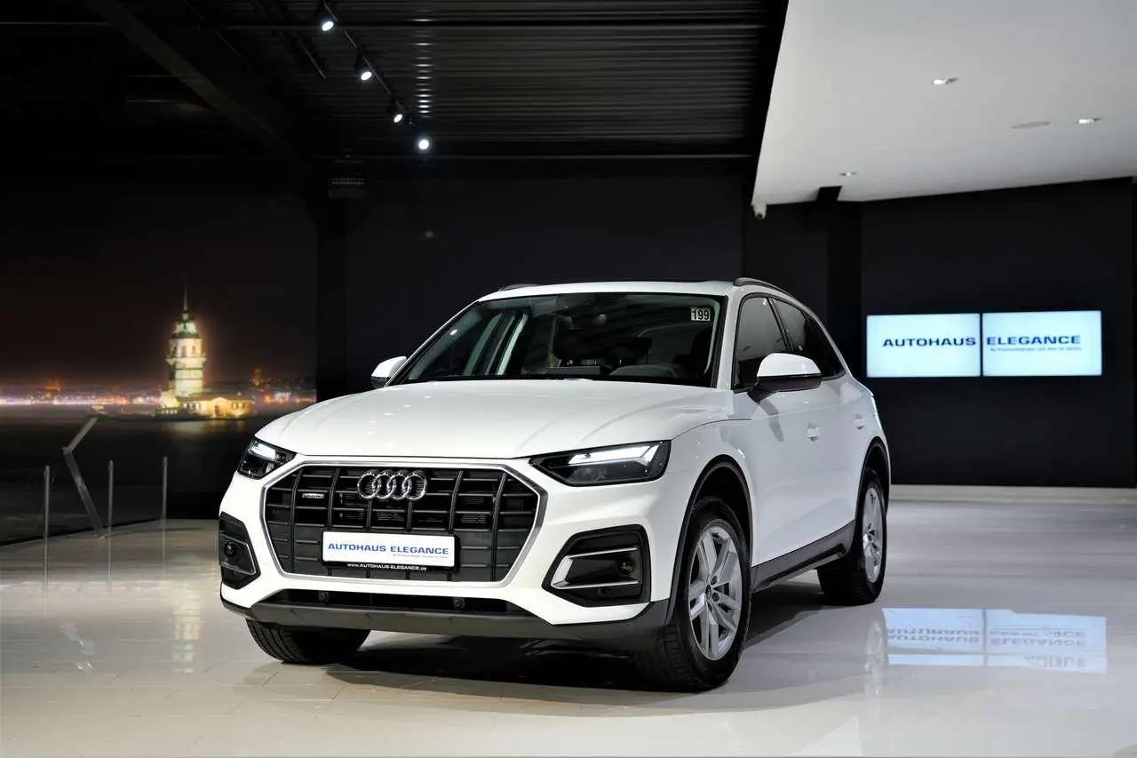 Photo 1 : Audi Q5 2021 Hybrid