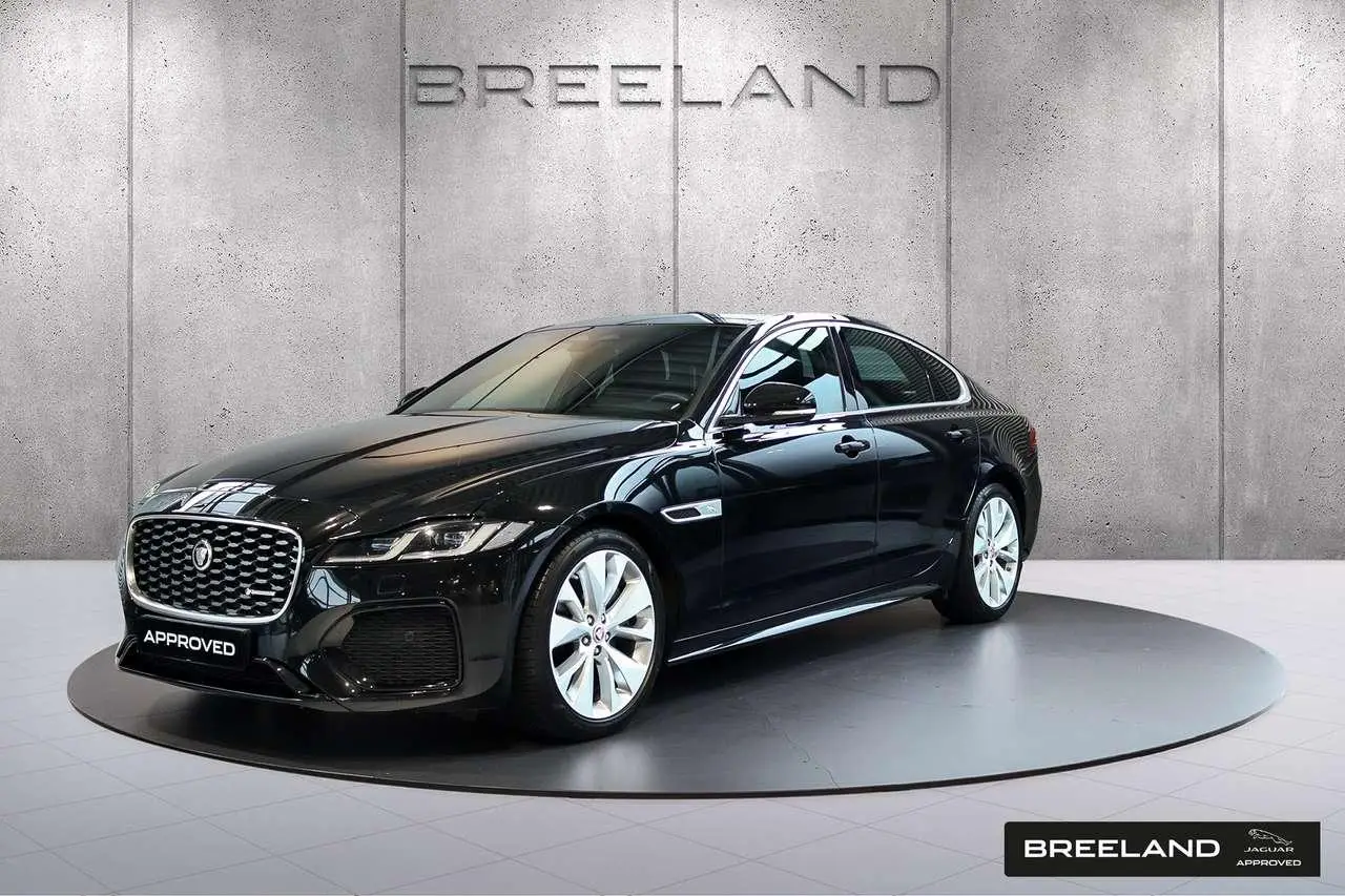 Photo 1 : Jaguar Xf 2023 Essence