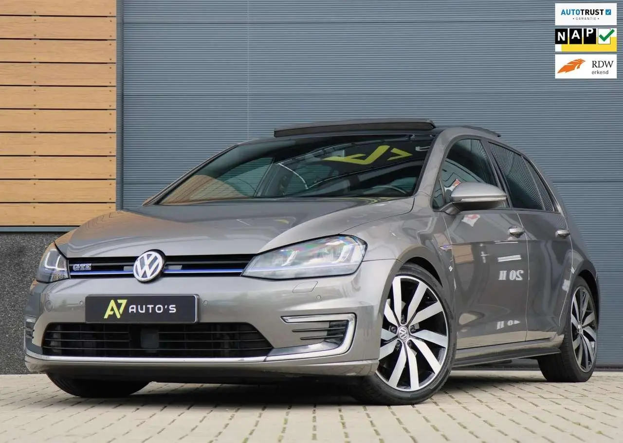 Photo 1 : Volkswagen Golf 2015 Hybrid