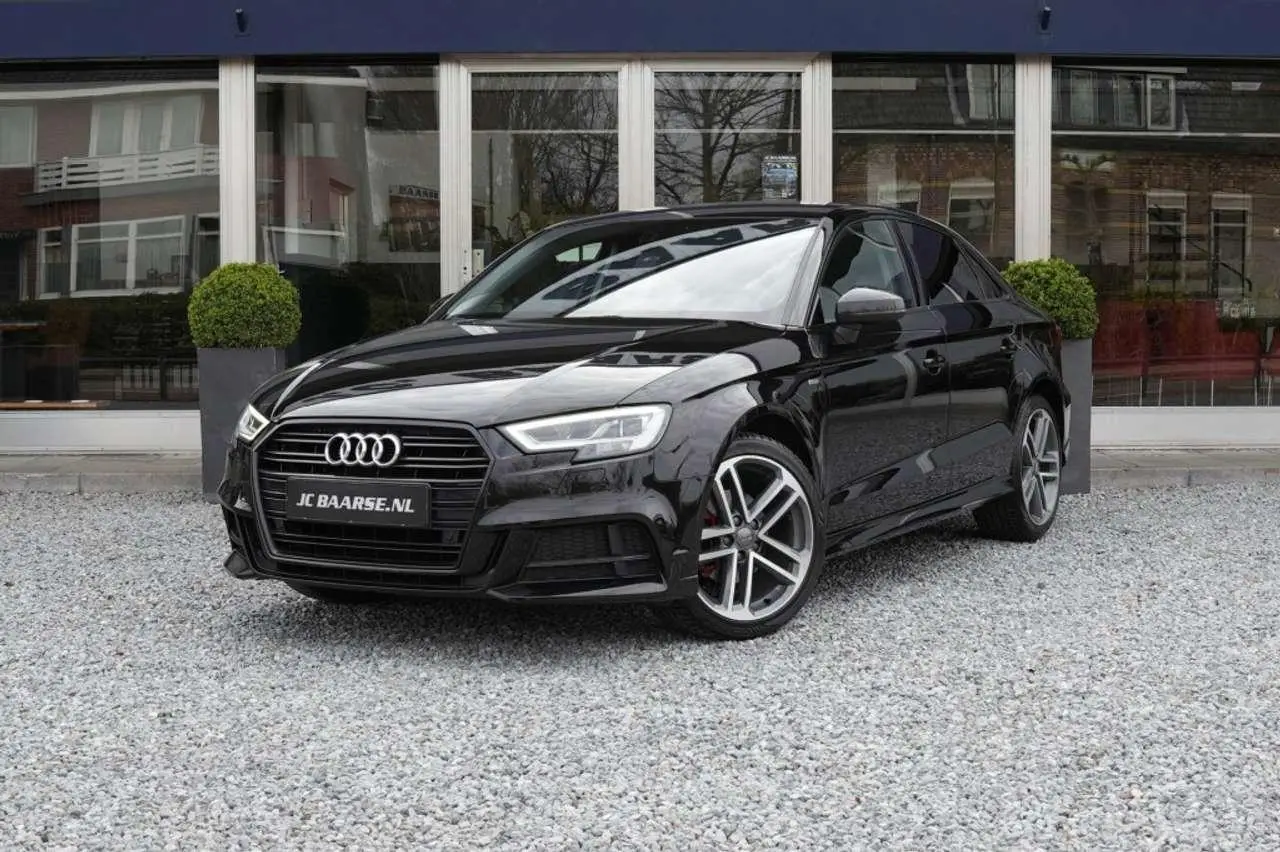 Photo 1 : Audi A3 2016 Petrol