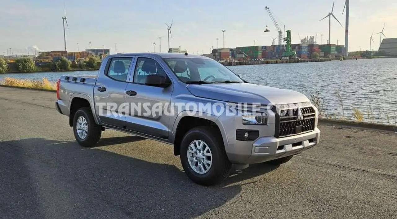 Photo 1 : Mitsubishi L200 2024 Diesel