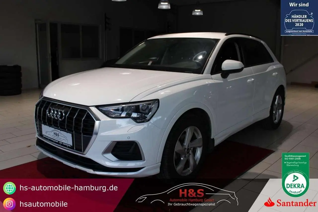 Photo 1 : Audi Q3 2023 Petrol