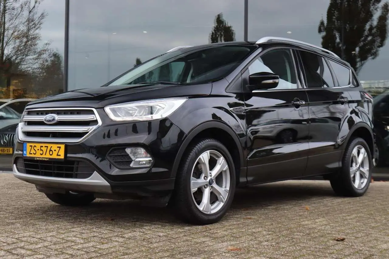 Photo 1 : Ford Kuga 2019 Essence