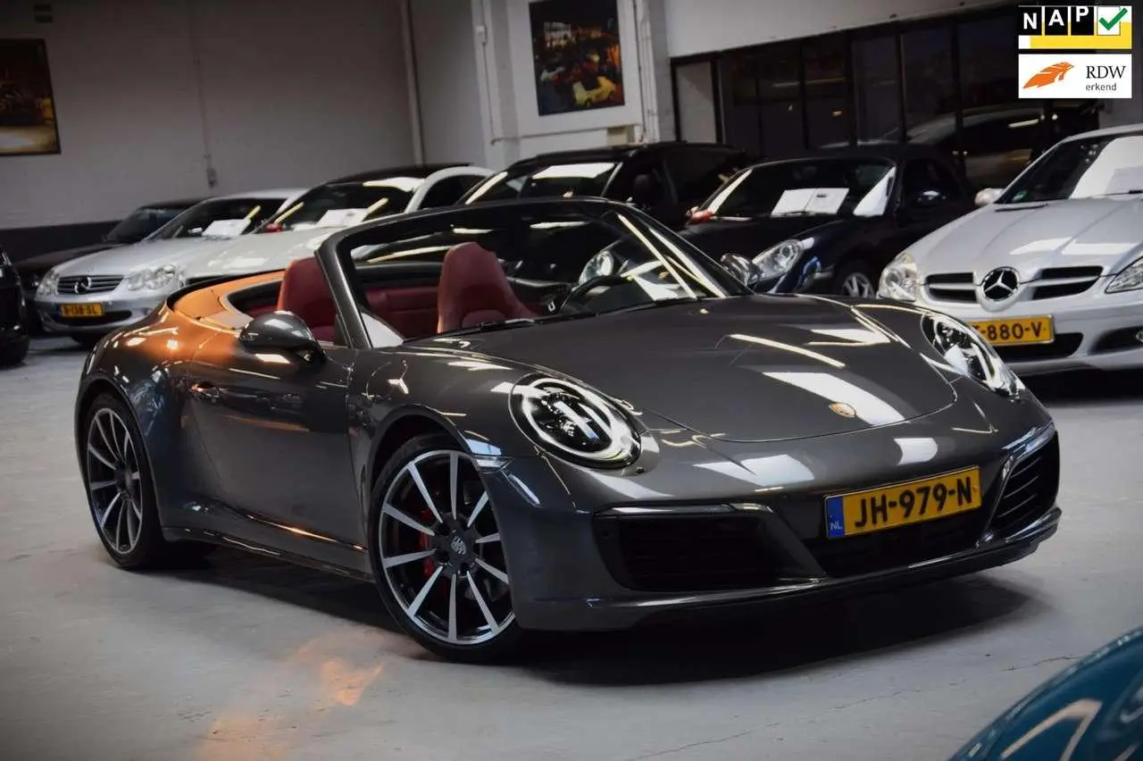 Photo 1 : Porsche 991 2016 Essence