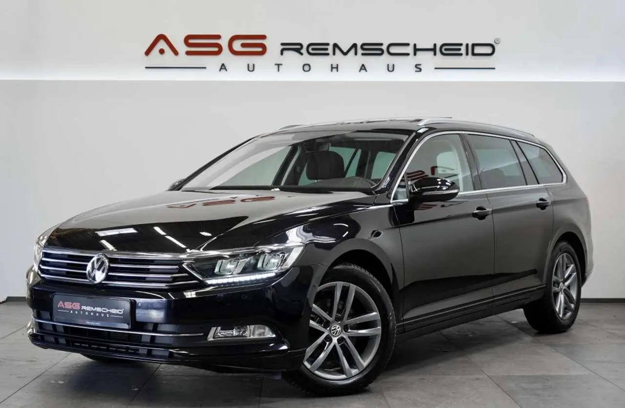 Photo 1 : Volkswagen Passat 2015 Petrol