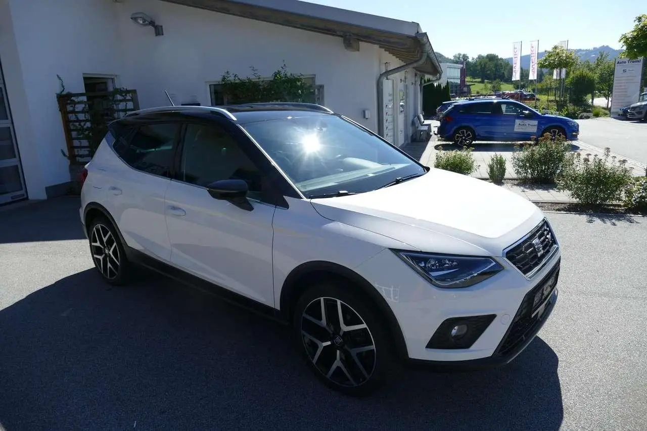 Photo 1 : Seat Arona 2021 Petrol