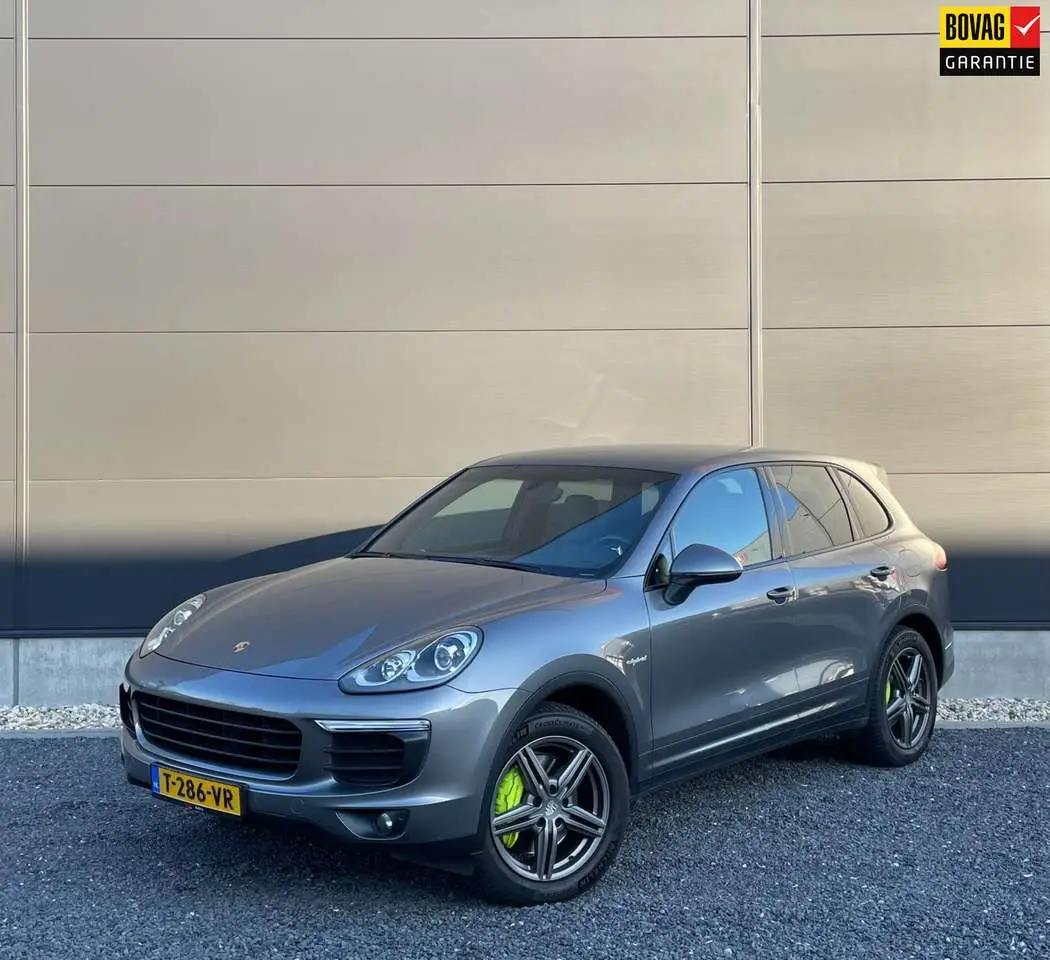 Photo 1 : Porsche Cayenne 2016 Hybride