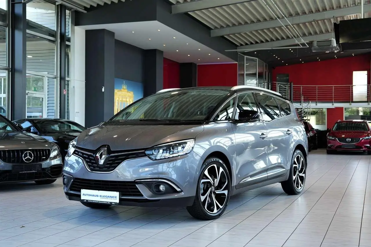 Photo 1 : Renault Grand Scenic 2017 Essence