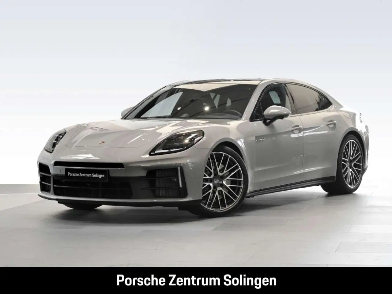 Photo 1 : Porsche Panamera 2024 Hybrid