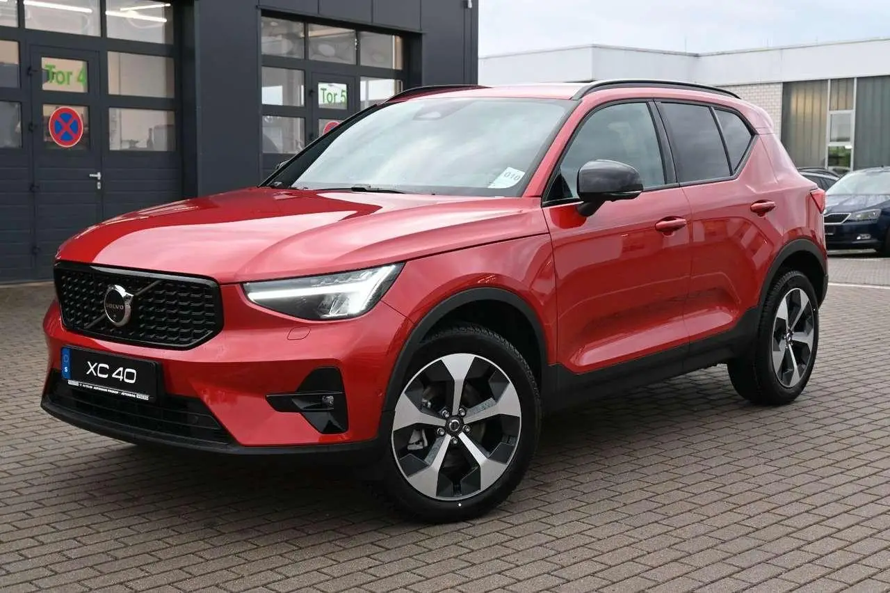 Photo 1 : Volvo Xc40 2024 Petrol