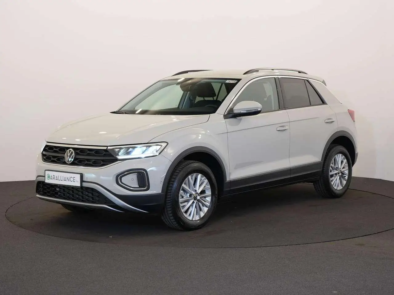 Photo 1 : Volkswagen T-roc 2024 Essence