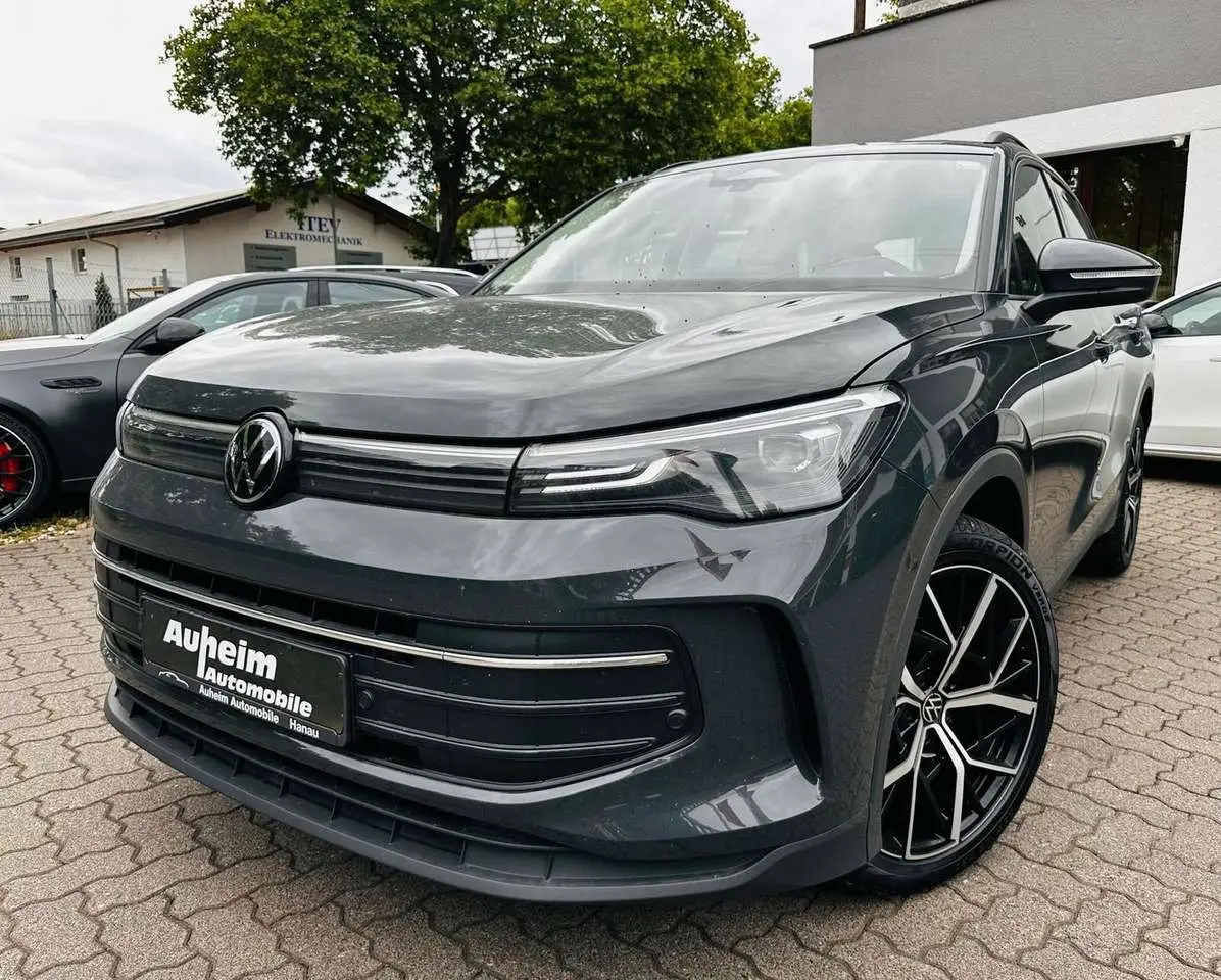 Photo 1 : Volkswagen Tiguan 2024 Petrol