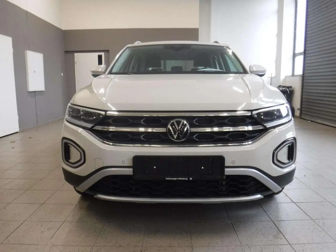 Photo 1 : Volkswagen T-roc 2023 Essence