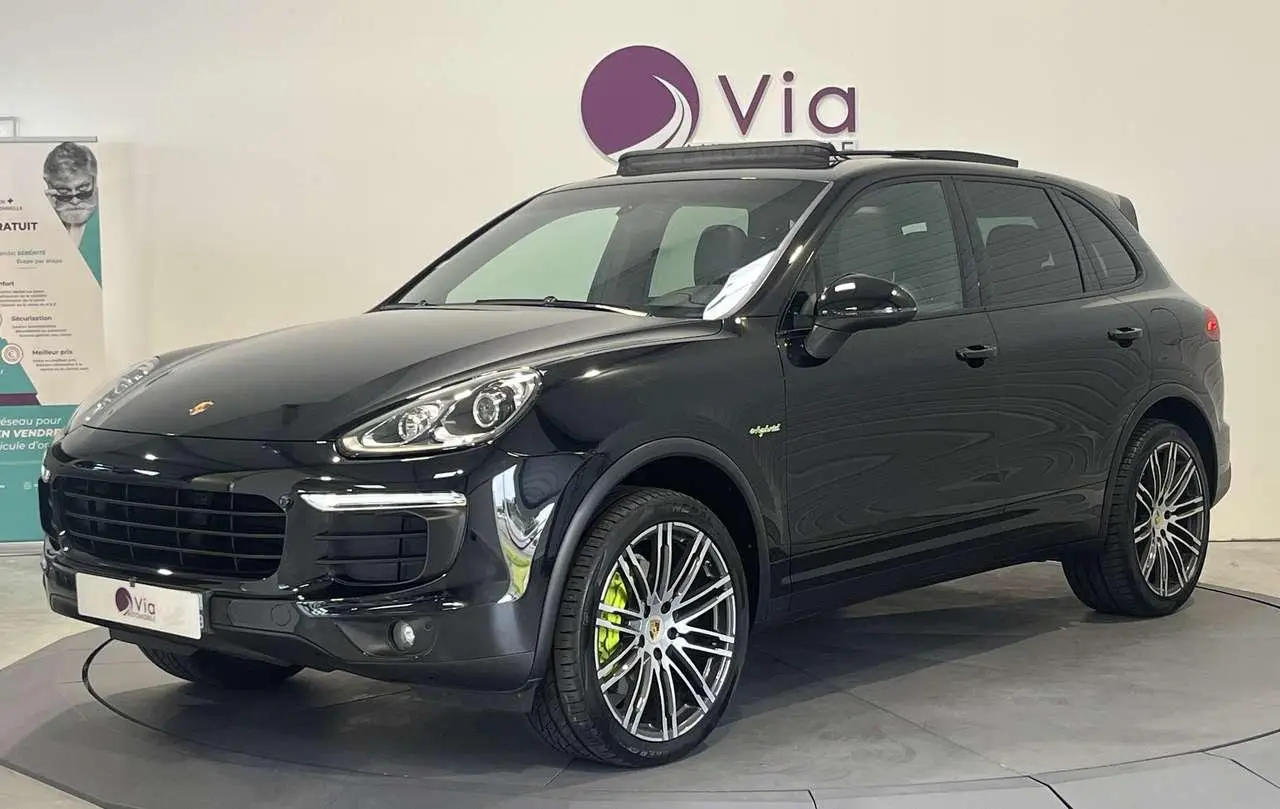 Photo 1 : Porsche Cayenne 2016 Hybride