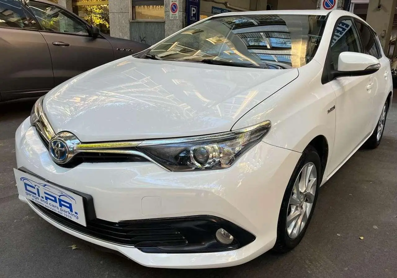 Photo 1 : Toyota Auris 2017 Hybride