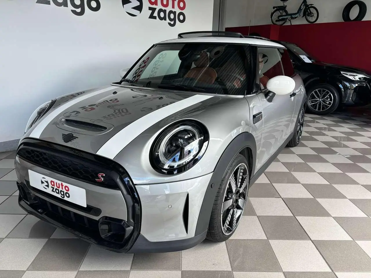 Photo 1 : Mini Cooper 2023 Petrol