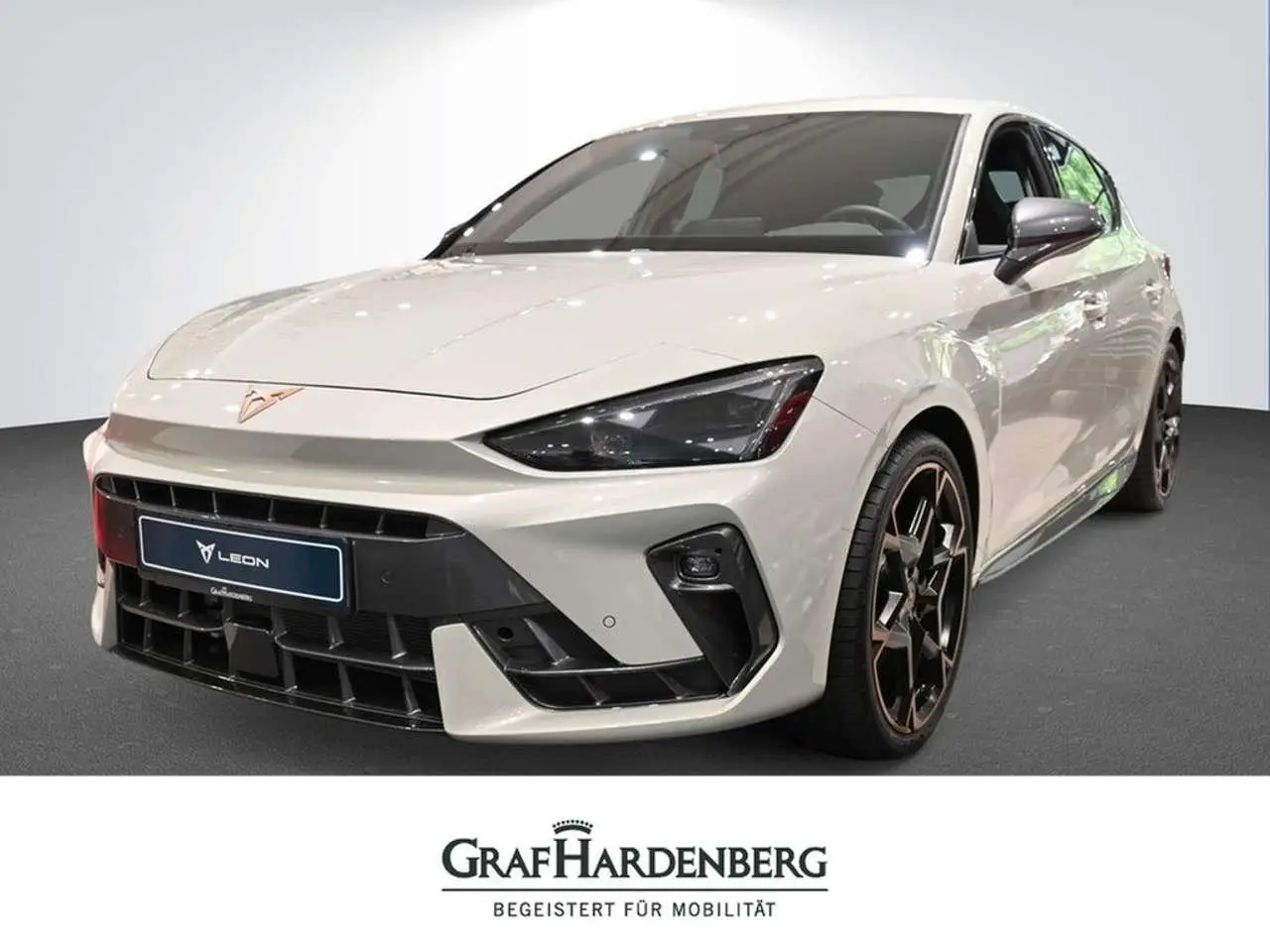 Photo 1 : Cupra Leon 2024 Petrol