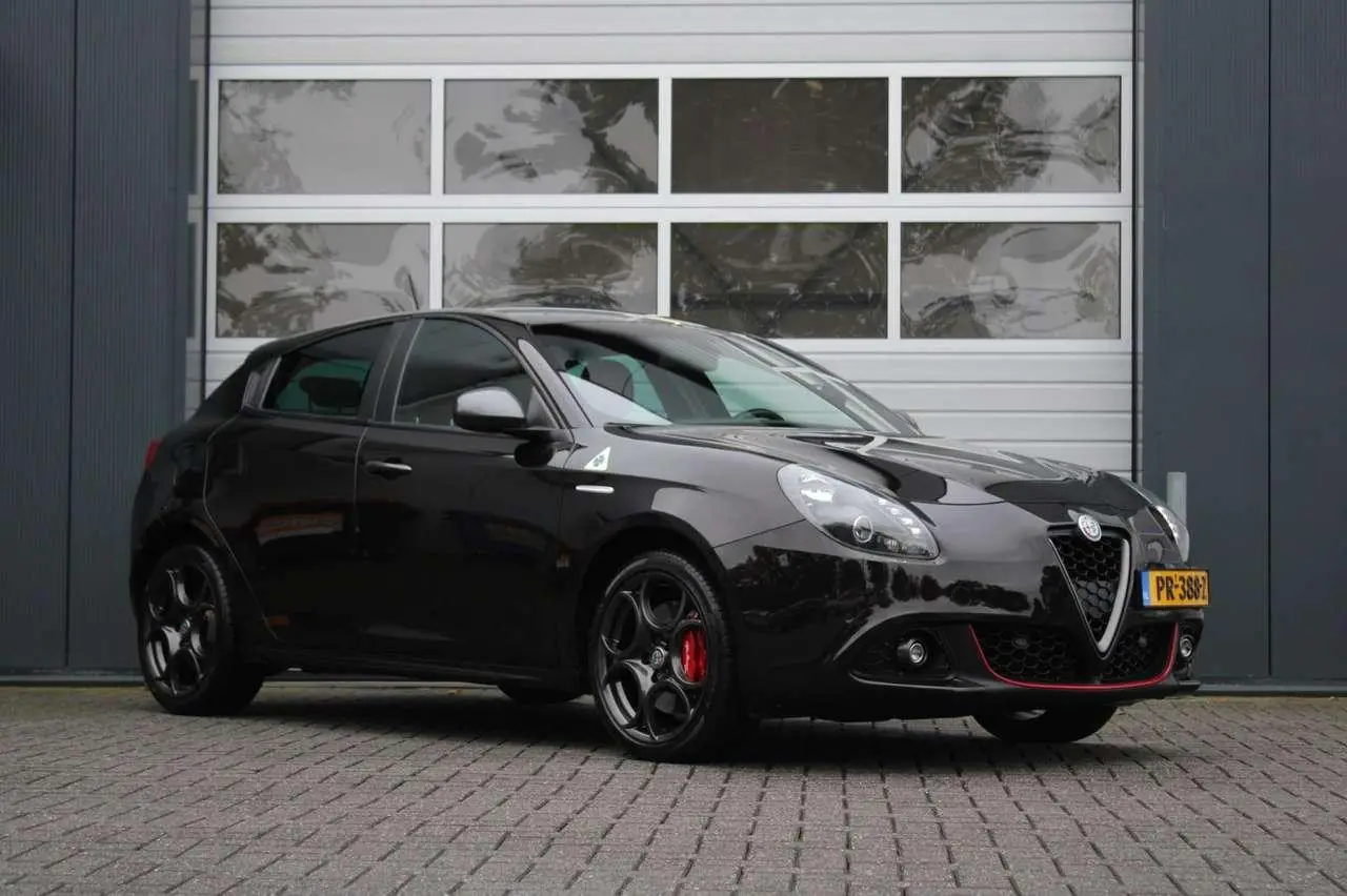 Photo 1 : Alfa Romeo Giulietta 2017 Petrol