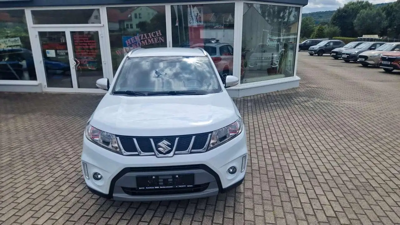 Photo 1 : Suzuki Vitara 2017 Petrol