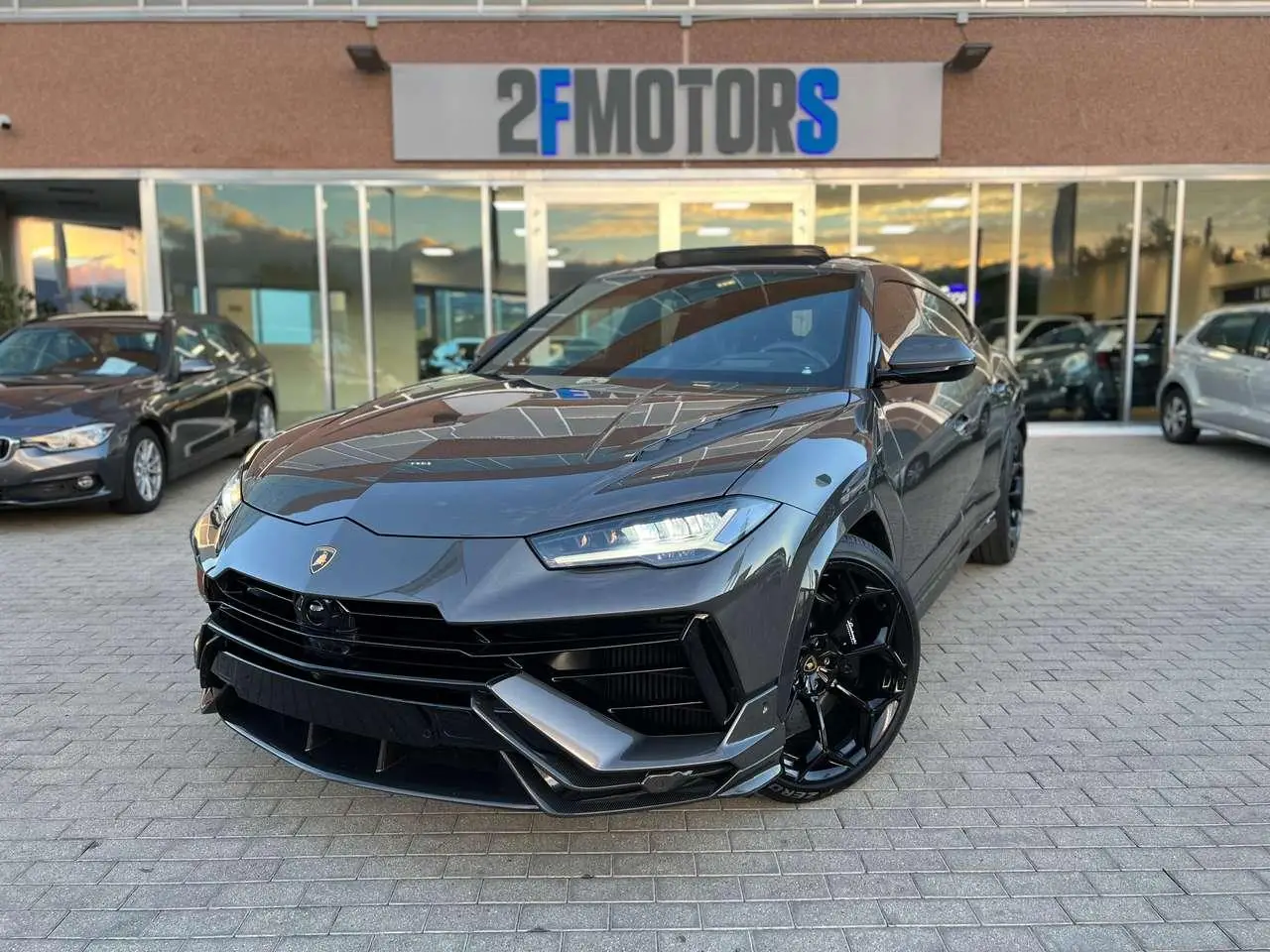 Photo 1 : Lamborghini Urus 2023 Petrol