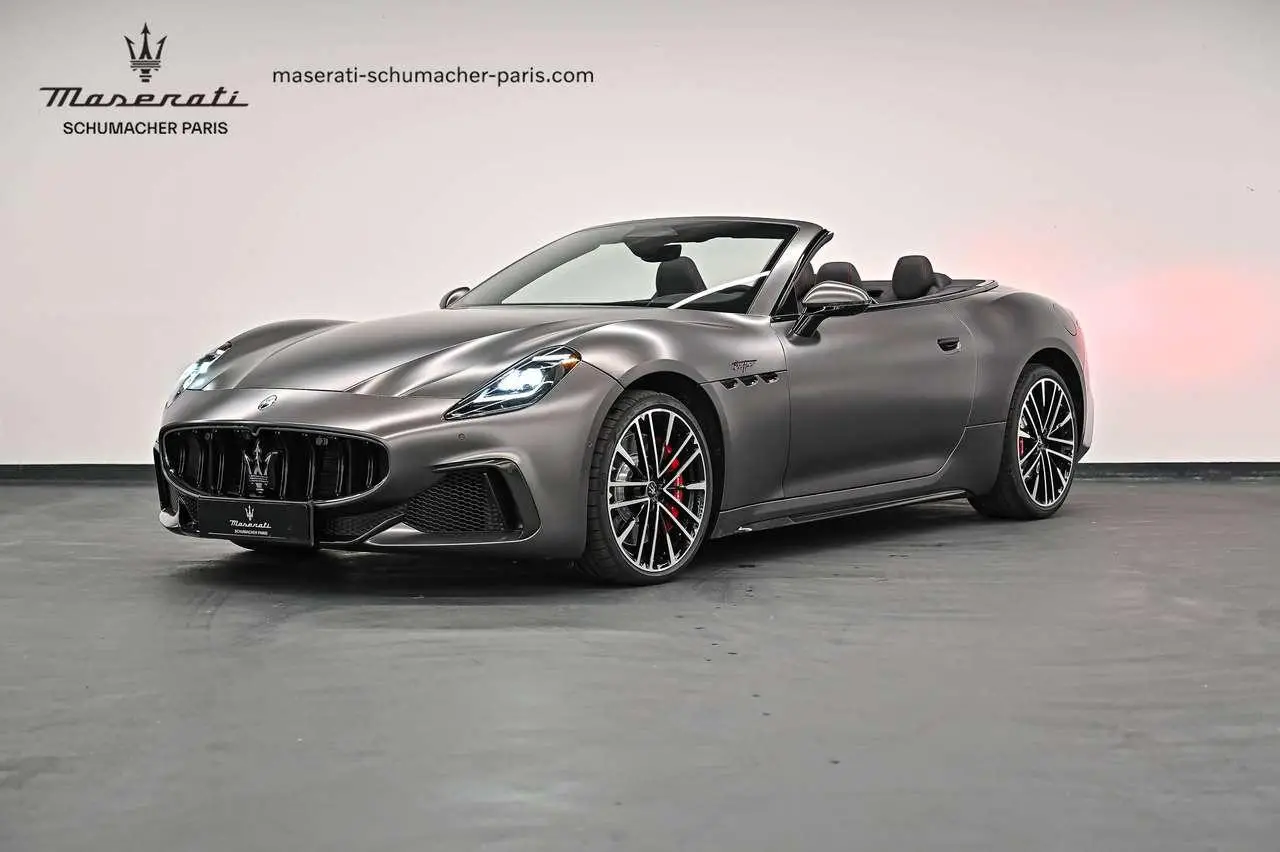 Photo 1 : Maserati Granturismo 2024 Petrol